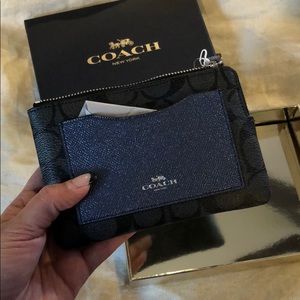 Coach Wristlet 💙